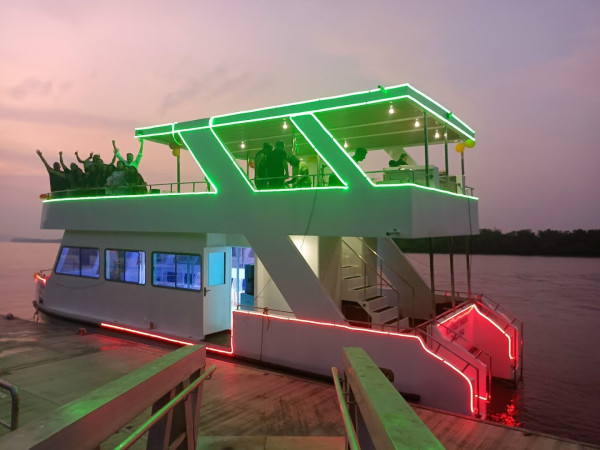 Experience Unforgettable Moments with Lovely Boat Goa