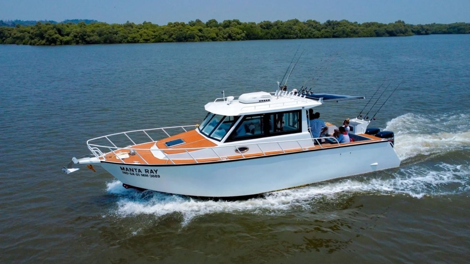 Experience Luxury on Water: The Manta Ray Yacht in Goa